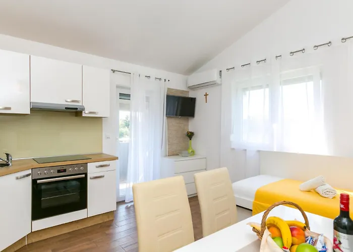 Radic - A1 First Floor - Mpolo *