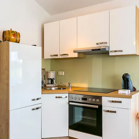Radic - A1 First Floor - Mpolo Apartment