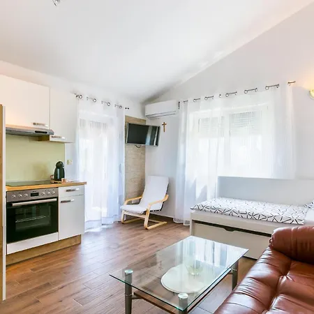 Apartment Radic - A1 First Floor - Mpolo *